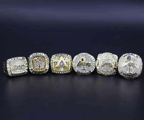 Kobe Bryant Los Angeles Lakers Championship Ring Set With Wooden