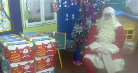 Deda Mraz I Paketići Za Decu Obolelu Od Cerebralne Paralize