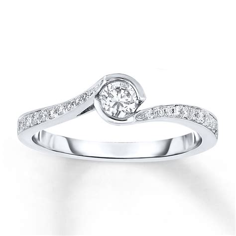 Engagement rings in stunning 360° hd at james allen. Affordable Engagement Rings Under $1,000 | Glamour