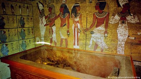 scans suggest hidden chambers inside king tut′s tomb news dw 17 03 2016