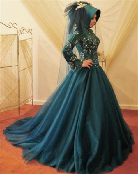 Long Sleeve Muslim Mother Of The Bride Dresses High Neck Beads Appliques Tulle Ball Gown Arab