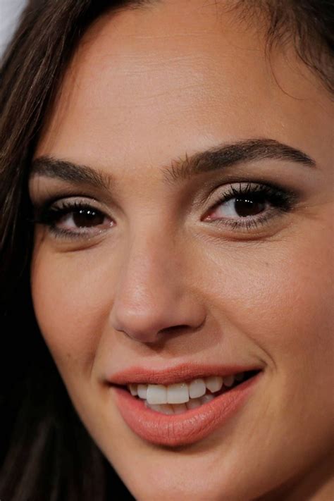 640x960 Gal Gadot Smile Iphone 4 Iphone 4s Hd 4k Wallpapersimagesbackgroundsphotos And Pictures