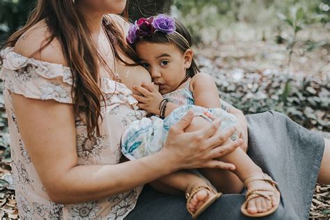 Nicole And Penelopes Breastfeeding Portraits Aurora