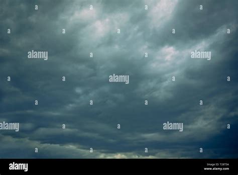 Nimbostratus Clouds Hi Res Stock Photography And Images Alamy