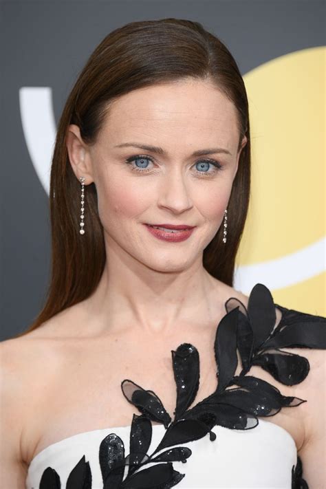 The Best Hair And Makeup Looks From The Golden Globes Alexis Bledel A