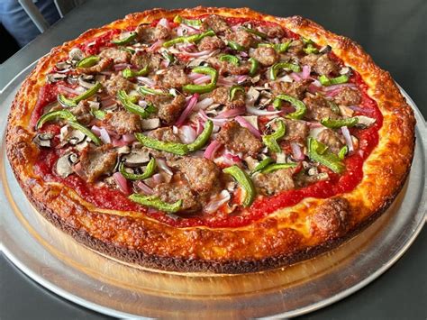 11 Places For The Best Pizza In Chicago To Check Out Right Now