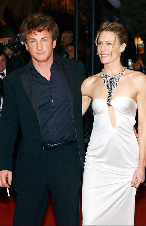 She has won a golden globe award and a satellite award, as well as earned eight prim. Veinte años de relación con Sean Penn | Robin Wright ...