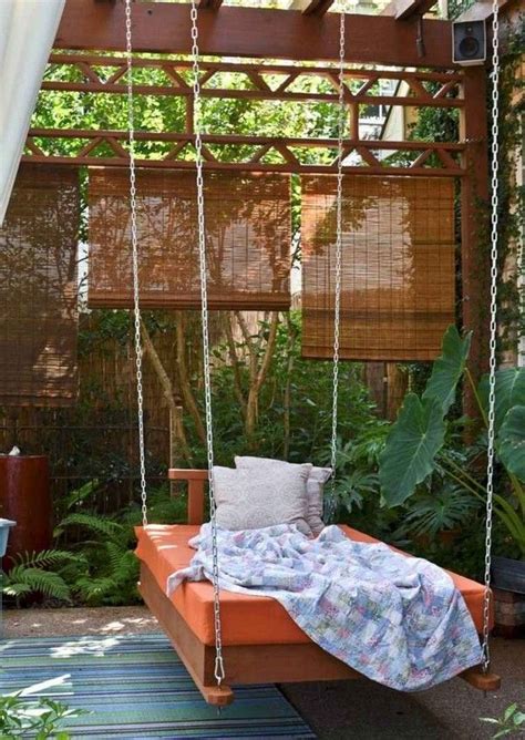 Das ist nicht nur billig, sondern sieht auch noch keck aus. Hängebett selber bauen: 44 DIY Ideen für Bett aus Paletten ...