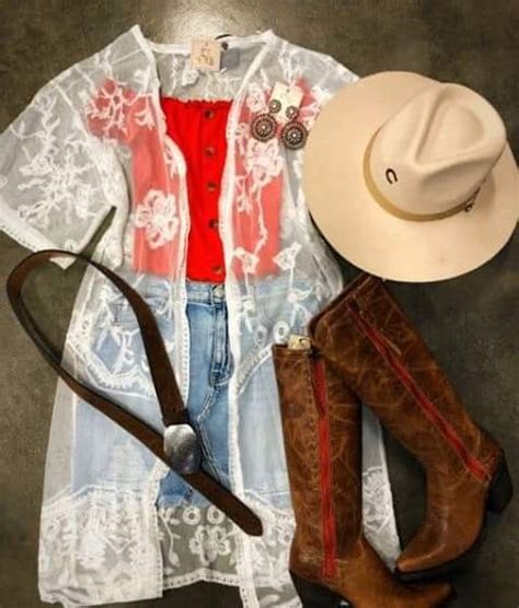 Pin By Stephanie🌵🐎 On Vaquero In 2020 Mexican Clothing Style Mexican Outfit Cute Cowgirl Outfits