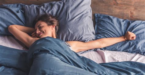 The 4 Best Cuddling Sleeping Positions For Hip Pain