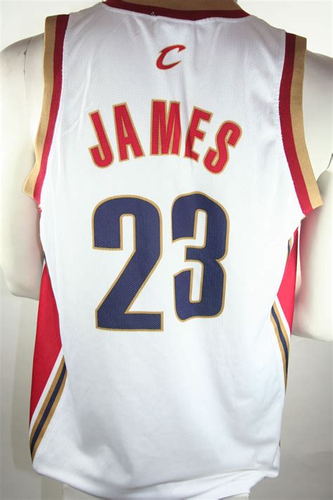 Bereits ab 13,97 € bestellen ✓ bequeme lieferung nach hause ✓. Champion Cleveland CAVALIERS Trikot 23 Lebron James Weiß ...