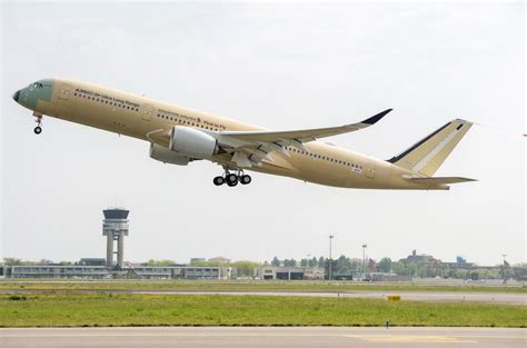 Airbus A350-900 ULR Flies for First Time | Air Transport News: Aviation ...