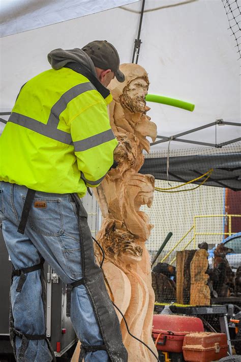 Chainsaw Carvers Show Off Skills In Ridgway Bradford