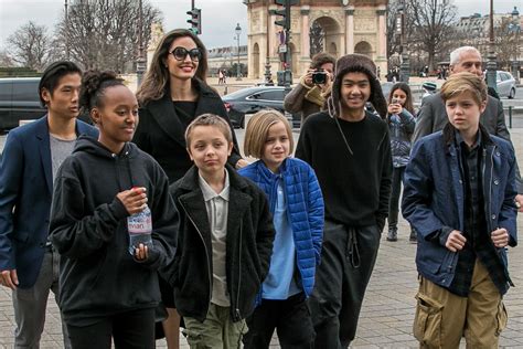 Angelina Jolie Children Angelina Jolie To Flee America With Her