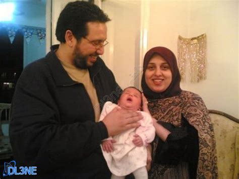 صور نادرة بلال فضل مع زوجته وابنته دلعني