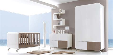 Une envie de douceur dans la chambre de bébé ou de la petite dernière en harmonie avec la modernité et l'esprit du reste de maison ? Chambre design pour votre bébé