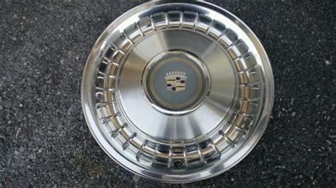 Purchase One Used 15 Cadillac Fleetwood 86 93 Brougham 87 92 Hubcap