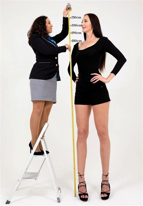 Beautiful Tallest Women In The World Mind Blowing Pictures