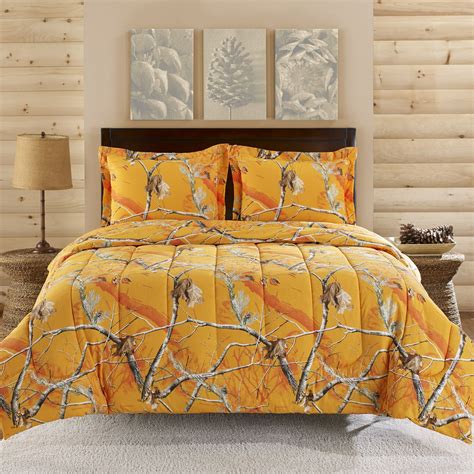 This great lodge bedding is perfect for the hunter or nature enthusiast in your family. RealTree Comforter Mini Set Orange | Comforter sets, Camo ...