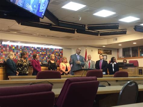 Duval School Board Approves Performance Pay Raises For Teachers Wjct