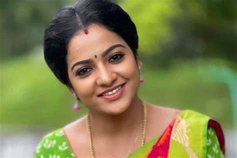Who is the hottest tamil actress and actor in current tamil industry? Late Tamil Actor VJ Chitra