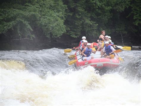 5 Places To Go Whitewater Rafting In The Midwest