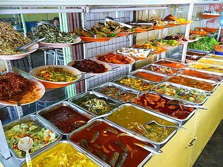 Set in a quiet neighbourhood called kawasan mata air, locals usually flock to this eatery during lunch, where they can choose from over 50 malay dishes such as fried sambal fish. Nasi campur Restoran Siti Fatimah, langkawi (With images ...