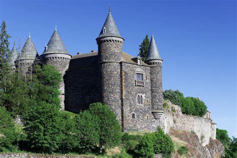 13 Châteaux Perchés à Visiter En Auvergne Rhône Alpes