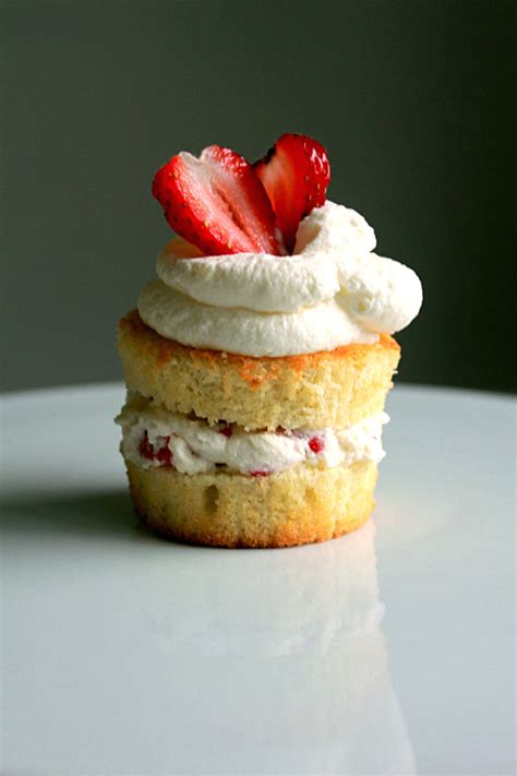 Mini Victoria Sponge Cakes Oh Sweet Day Blog