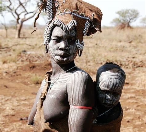 pin su african tribe women