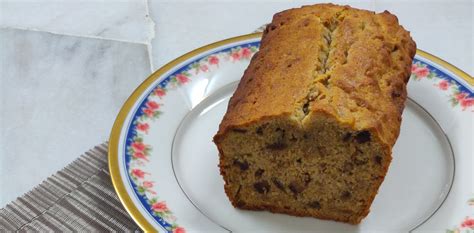 While most sponge cakes call for baking flour and some leavening agent like baking soda. Banana, Walnut & Date Cake - Kuali