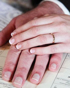 This ring white goes in the finger slot. Royal Wedding 2011: Prince William has put a ban on band - Daily Star