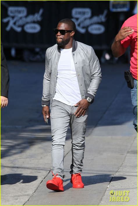 Photo Kevin Hart Goes Shirtless Bares Buff Body For Miami Jog 15