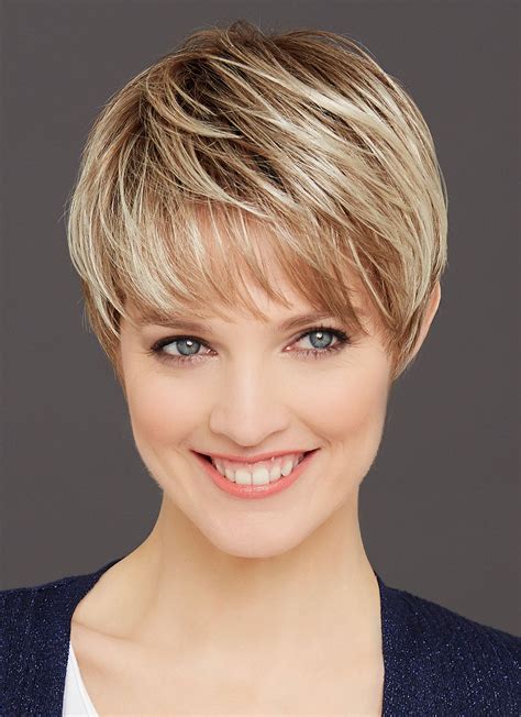 Chic Short Cut Blonde Synthetic Hair Ladies Wigs