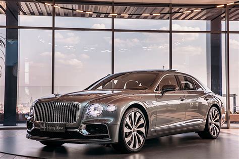 We took out the 2020 bentley flying spur with a w12 engine out for a test drive, and explored the interior, exterior, and cargo space. 2020 Bentley Flying Spur Checks into Russian Hotel Room ...