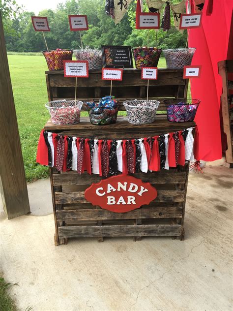 Candy Bar For Graduation Made Out Of Pallets Graduation Party Candy