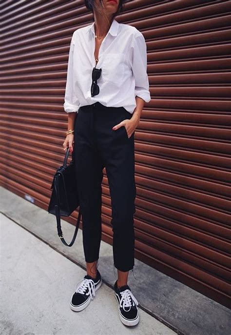 Big White Shirt Outfit 5 Chic Ways To Wear This Wardrobe Essential
