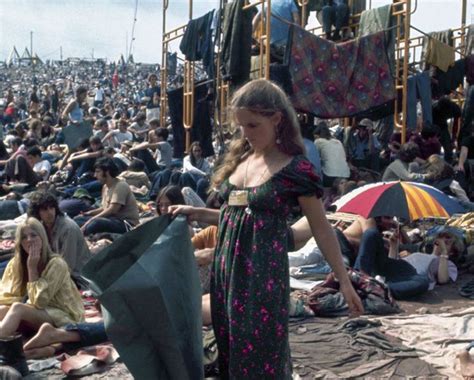 40 Rarely Seen Photographs Of Woodstock Page 14 Of 31 The Grizzled