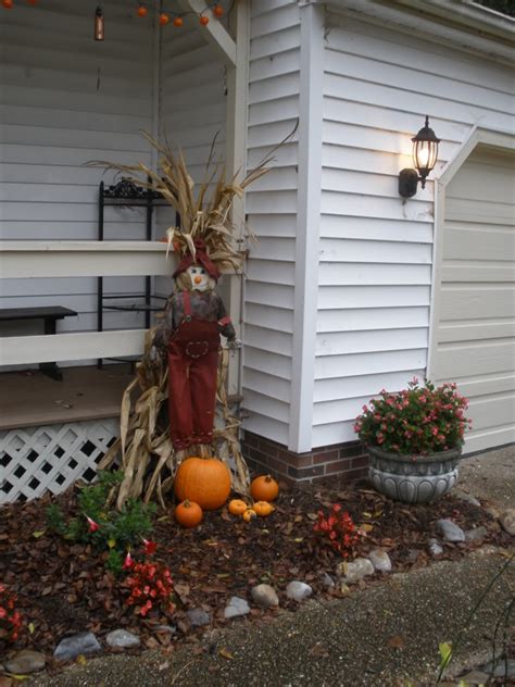 Their arrival into the month of october has begun the halloween festivities. 50 Awesome Halloween Decorations to Make This Year