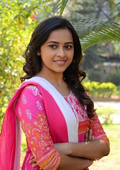 Sri Divya Hot Latest Full Hd Pictures Photos In Short Cloths 2ce