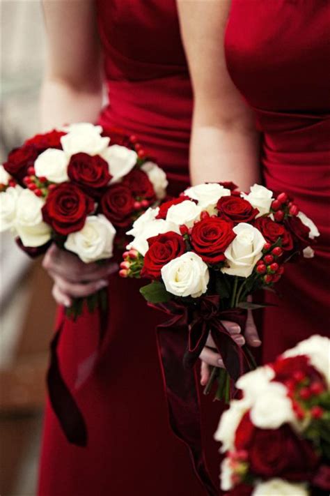 Love our silk flowers and want amazing christmas florals for your home, soon to be released is an amazing range of unique pieces, don't miss out! 35 Amazing Winter Wedding Bouquets You'll Love | Deer ...