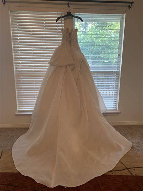 4 6 8 10 12 14 16. Monique Lhuillier Barron Sample Wedding Dress Save 49% ...