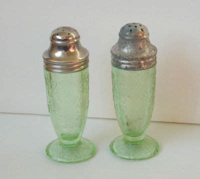 Green Hazel Atlas Florentine No Salt Pepper Shakers Pair Poppy Glass