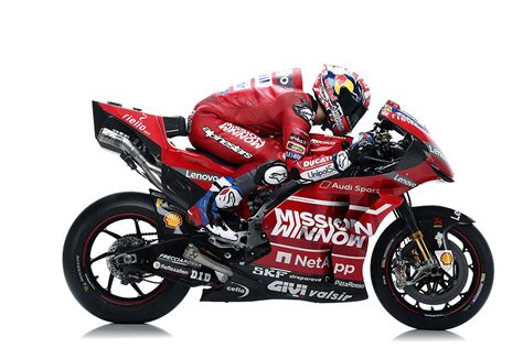 .images of ducati riders and motorcycles that participate in the motogp world championship. MotoGP, Ducati chooses full red: introducing the GP19 ...