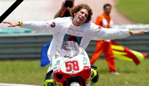 Marco Simoncelli Died From A Motogp Accident Suffered In The Race At