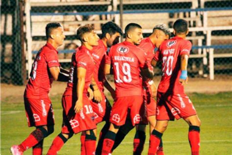Ñublense necesitaba ganar para coronar su ascenso a la primera división y cumplió con creces: Ñublense Campeon / Nublense Campeon Los Diablos Rojos ...