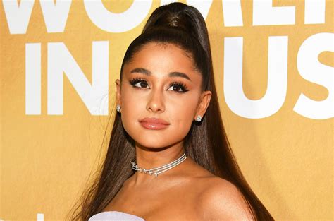 Ariana's official snapchat is 'moonlightbae'. Ariana Grande Previews New Fragrance, Hints at Sweetener ...