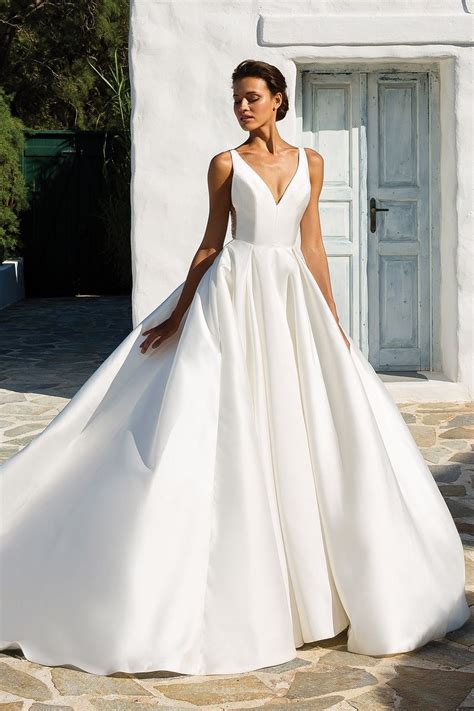 Nel catalogo abiti uomo di yoox potrai trovare articoli dei migliori brand. Collezione 2018 abiti da sposa Justin Alexander - NanoPress Donna