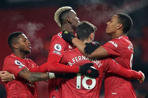 Bruno fernandes scores vs diogo dalot and does the ronaldo celebration. Manchester United 2-1 Aston Villa: Bruno Fernandes penalty ...