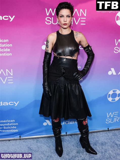 Top Halsey Shows Off Her Sexy Tits At Audacy’s 9th Annual We Can Survive Concert In La 7 Photos